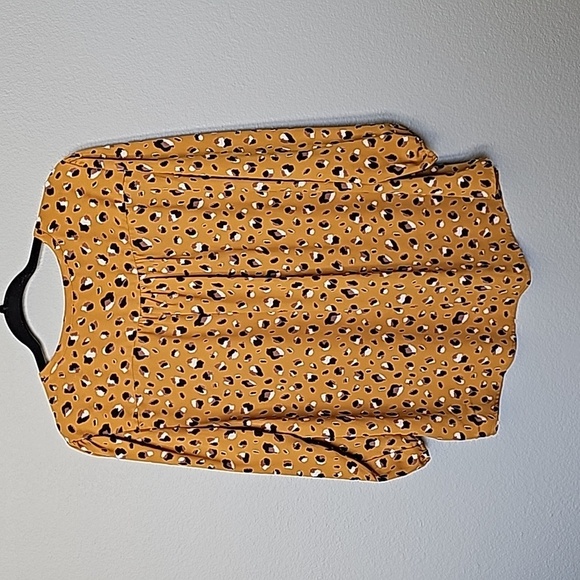 Collective Concepts Popover animal print blouse 1X - Picture 6 of 6